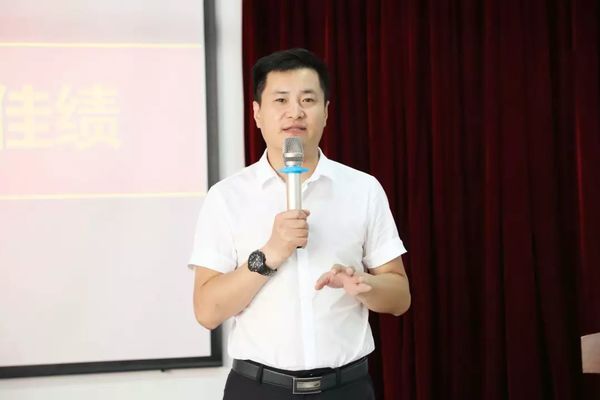 集團常務(wù)副總裁 王德剛 集團常務(wù)副總裁 王德剛